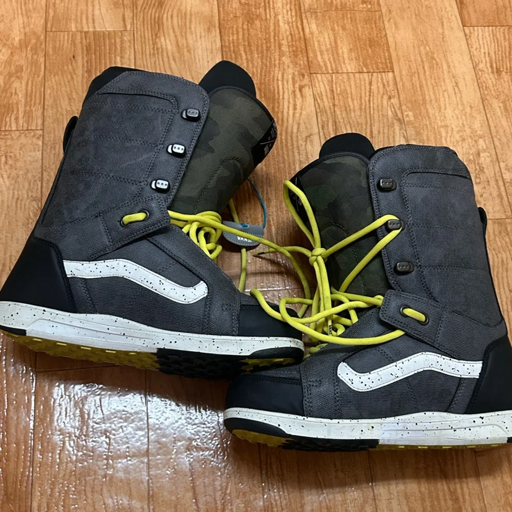 Vans Howl Hi-Standard Snowboard Boots Mens Size 10.5 2018 Collab Rare Gray Camo